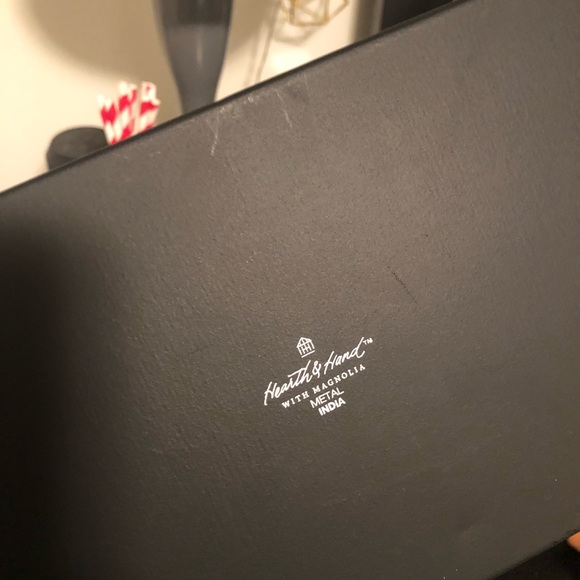 Magnolia Farms flower vase - Picture 5 of 6